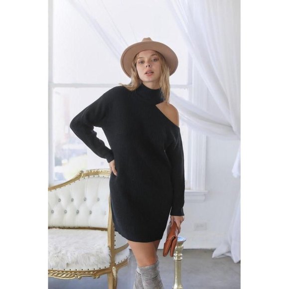 "Janna" Cold shoulder sweater dress - Picture 2 of 4